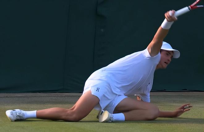 在西班牙足 在西班牙足