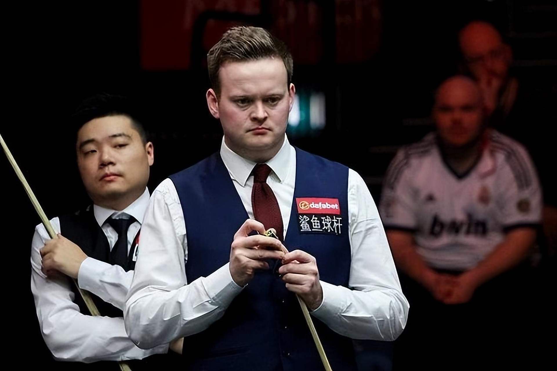 奖杯是硬通 奖杯是硬通